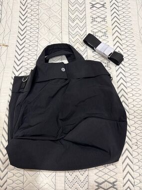 Unisex Black Gym Bags/Travel Hike 19 L NWOT